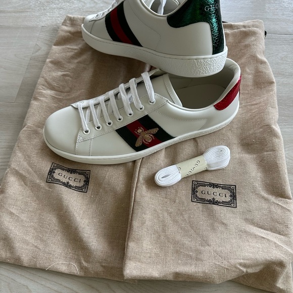 Men’s Authentic Gucci Leather sneakers - Picture 2 of 15